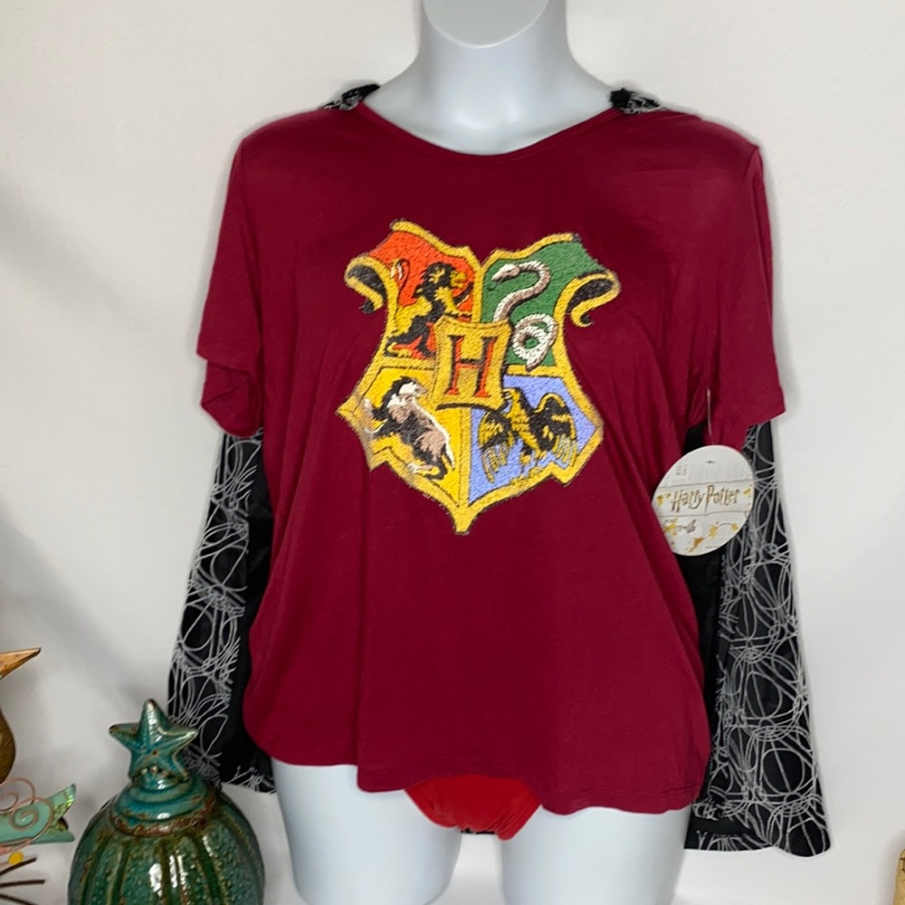 Plus size Harry Potter T-Shirt with removable Cape - Picture 1 of 9